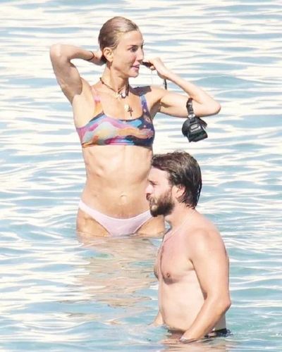 Çağla Şikel seksi ifşa fotoğrafı 200
