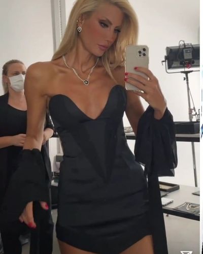 Çağla Şikel seksi ifşa fotoğrafı 20