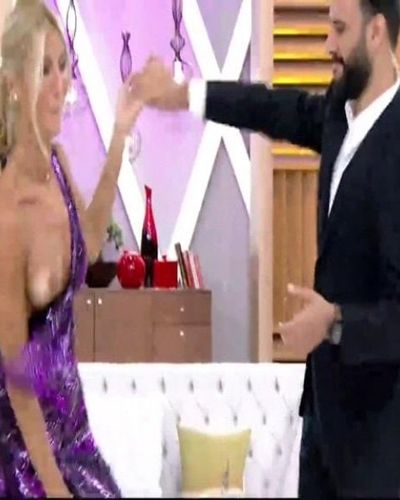 Çağla Şikel seksi ifşa fotoğrafı 92