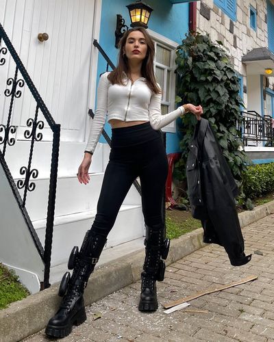 Çağla Şimşek seksi ifşa fotoğrafı 198