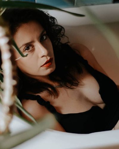 Canan Atalay seksi ifşa fotoğrafı 2