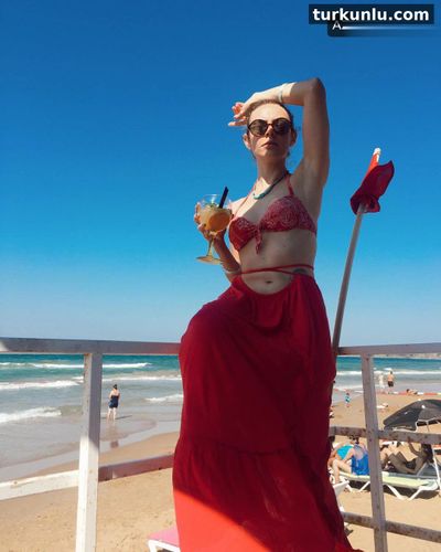 Cansu Gultekin Sexy Photo Collection