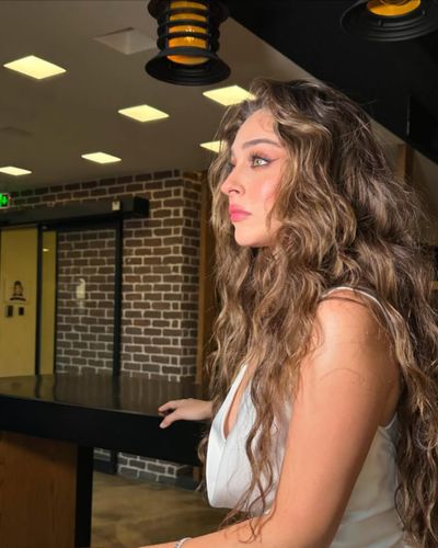Cemre Baysel seksi ifşa fotoğrafı 105