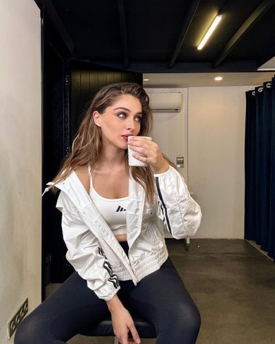Cemre Baysel seksi ifşa fotoğrafı 112