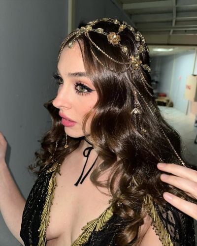 Cemre Baysel seksi ifşa fotoğrafı 139