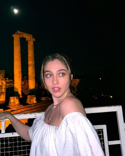 Cemre Baysel seksi ifşa fotoğrafı 156
