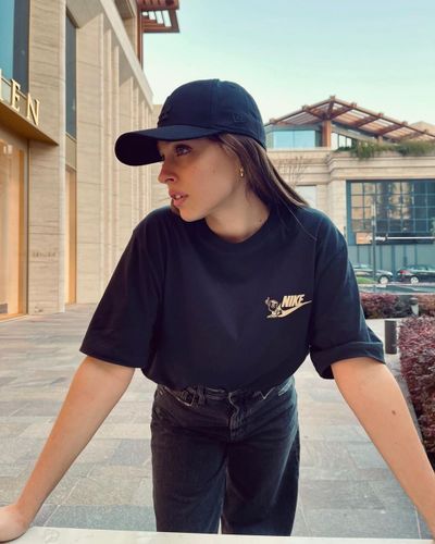 Cemre Baysel seksi ifşa fotoğrafı 171