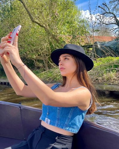 Cemre Baysel seksi ifşa fotoğrafı 172