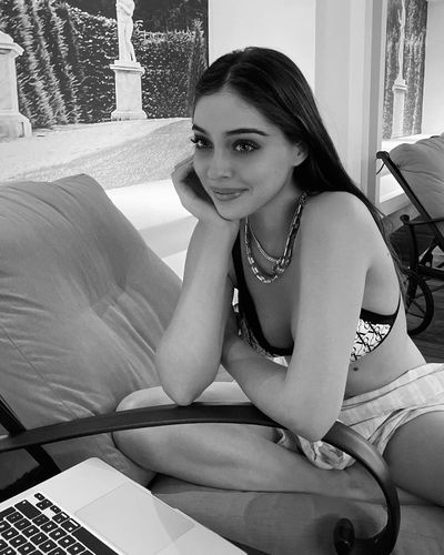 Cemre Baysel seksi ifşa fotoğrafı 204