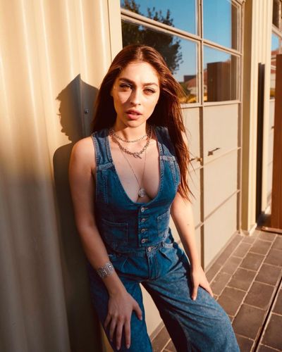 Cemre Baysel seksi ifşa fotoğrafı 216