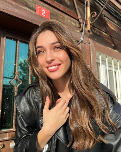 Cemre Baysel seksi ifşa fotoğrafı 217