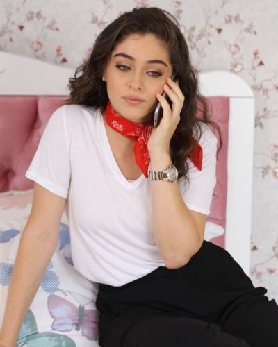 Cemre Baysel seksi ifşa fotoğrafı 61927