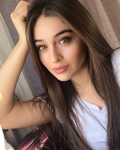 Cemre Baysel seksi ifşa fotoğrafı 274