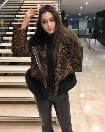 Cemre Baysel seksi ifşa fotoğrafı 278