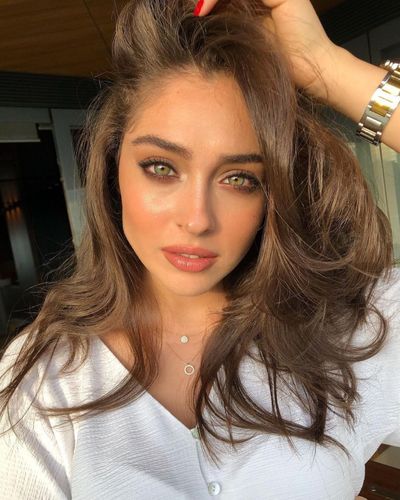 Cemre Baysel seksi ifşa fotoğrafı 282