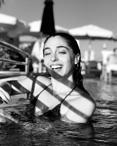 Cemre Baysel seksi ifşa fotoğrafı 292