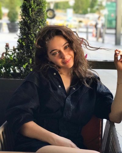 Cemre Baysel seksi ifşa fotoğrafı 294
