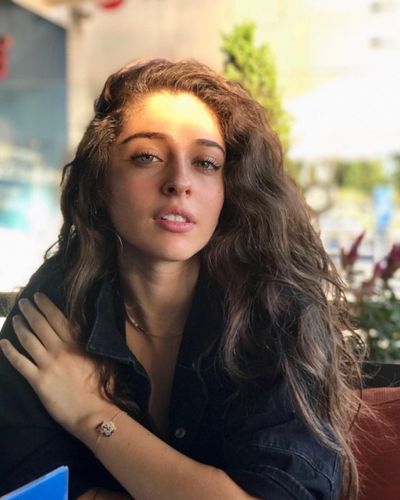 Cemre Baysel seksi ifşa fotoğrafı 297