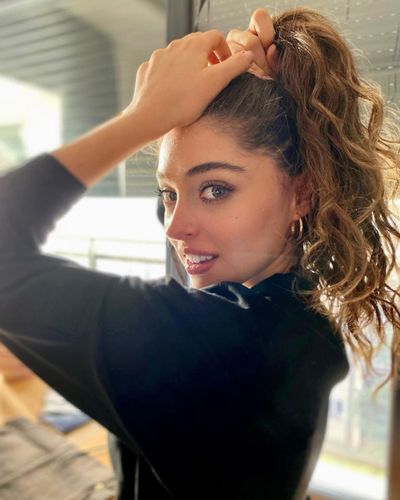Cemre Baysel seksi ifşa fotoğrafı 301