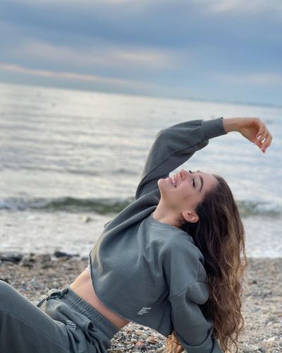Cemre Baysel seksi ifşa fotoğrafı 302