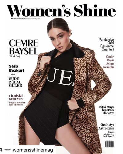 Cemre Baysel seksi ifşa fotoğrafı 303