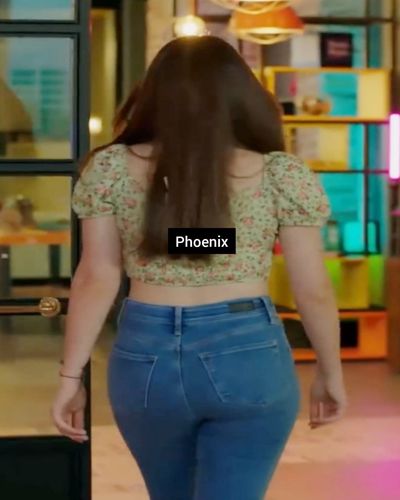 Cemre Baysel seksi ifşa fotoğrafı 315