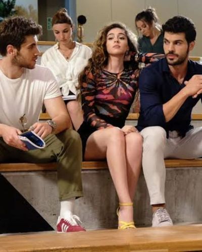 Cemre Baysel seksi ifşa fotoğrafı 318