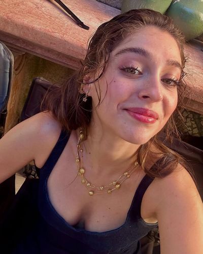 Cemre Baysel seksi ifşa fotoğrafı 338