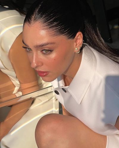 Cemre Baysel seksi ifşa fotoğrafı 347