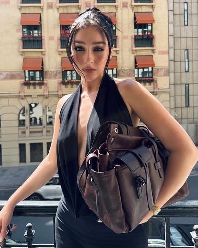 Cemre Baysel seksi ifşa fotoğrafı 354
