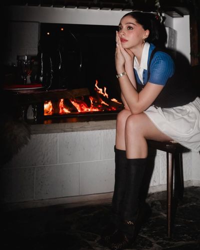Cemre Baysel seksi ifşa fotoğrafı 359