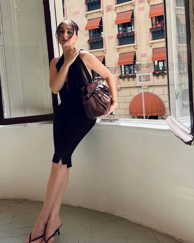Cemre Baysel seksi ifşa fotoğrafı 361