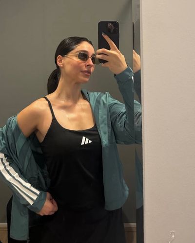 Cemre Baysel seksi ifşa fotoğrafı 370