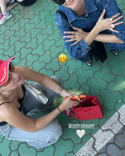 Cemre Baysel seksi ifşa fotoğrafı 375