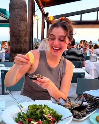 Cemre Baysel seksi ifşa fotoğrafı 406