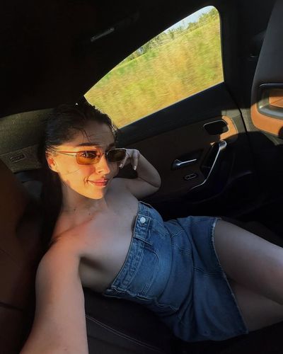 Cemre Baysel seksi ifşa fotoğrafı 408