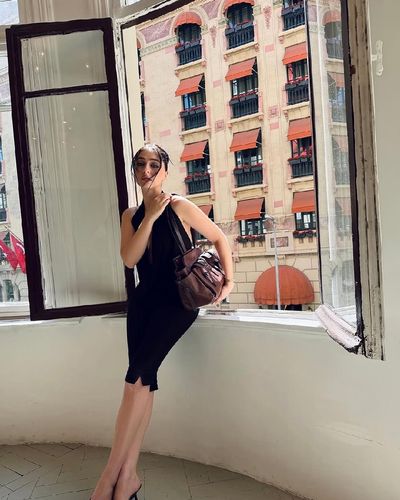 Cemre Baysel seksi ifşa fotoğrafı 419