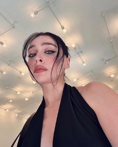 Cemre Baysel seksi ifşa fotoğrafı 422