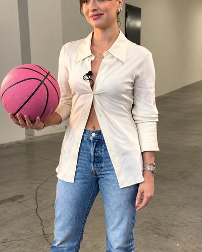 Cemre Baysel seksi ifşa fotoğrafı 659