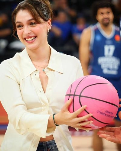 Cemre Baysel seksi ifşa fotoğrafı 657