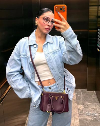 Cemre Baysel seksi ifşa fotoğrafı 466