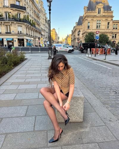 Cemre Baysel seksi ifşa fotoğrafı 46