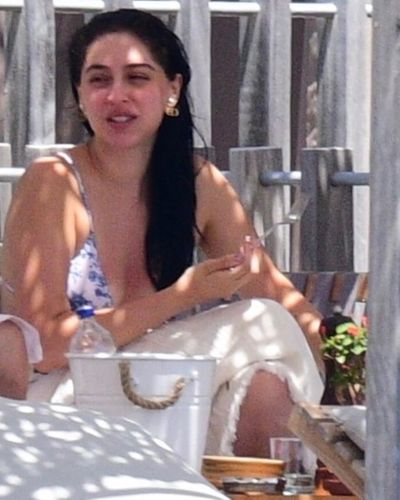 Cemre Baysel seksi ifşa fotoğrafı 471