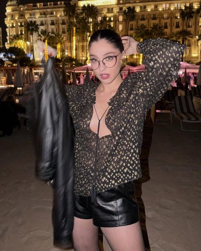 Cemre Baysel seksi ifşa fotoğrafı 472