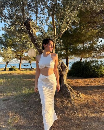 Cemre Baysel seksi ifşa fotoğrafı 64
