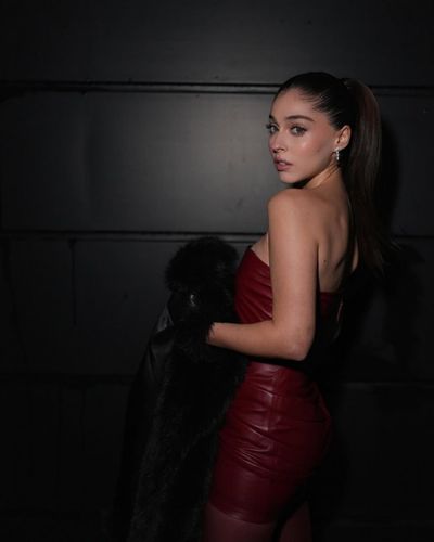 Cemre Baysel seksi ifşa fotoğrafı 88