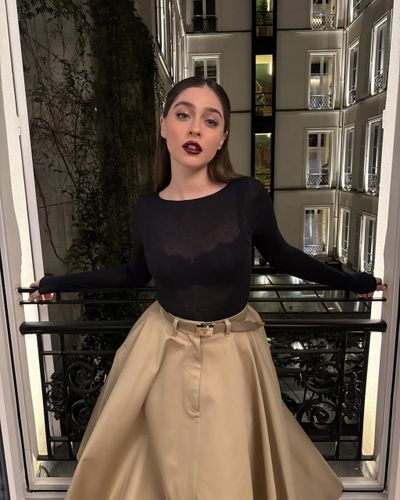 Cemre Baysel seksi ifşa fotoğrafı 90