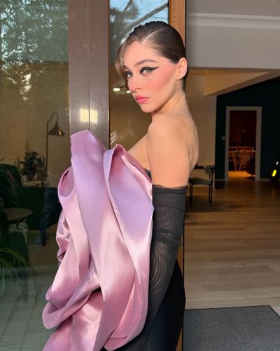 Cemre Baysel seksi ifşa fotoğrafı 98