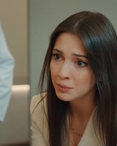Cemre Gümeli seksi ifşa fotoğrafı 16 — Bay Yanlış (2020)