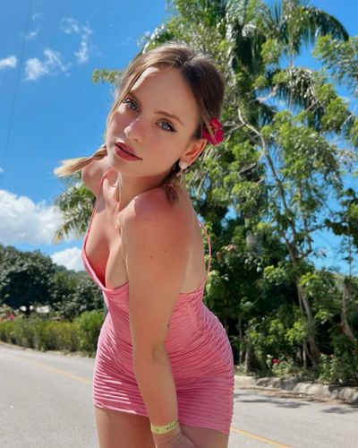 Cemre Solmaz seksi ifşa fotoğrafı 111